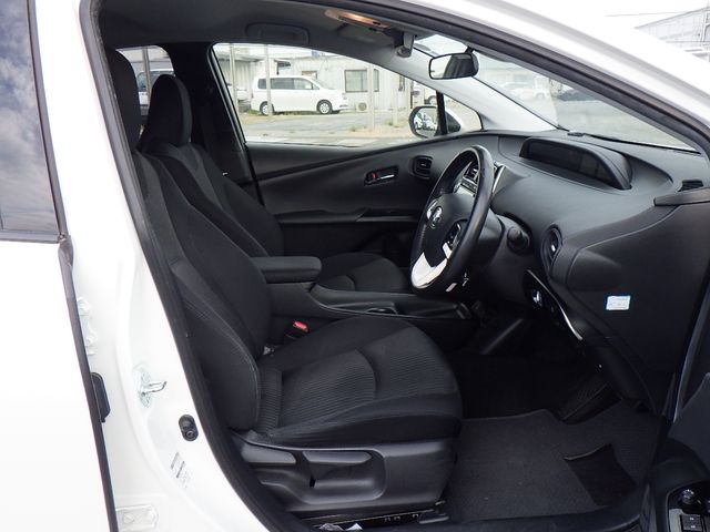 Toyota PRIUS 2018-10 183442-7