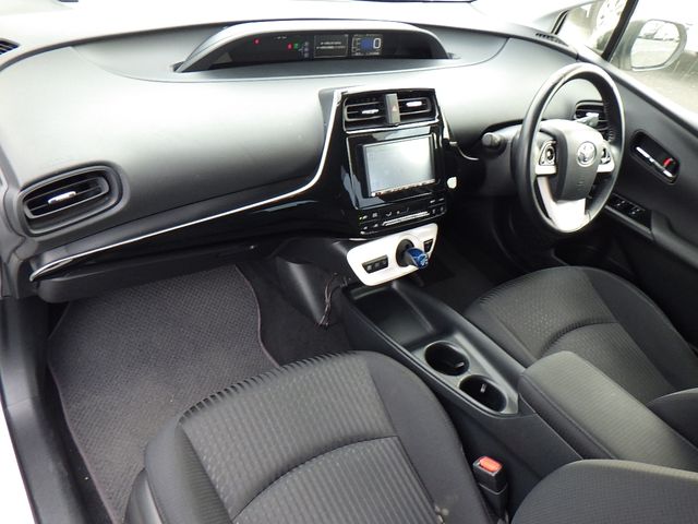 Toyota PRIUS 2018-10 183442-8