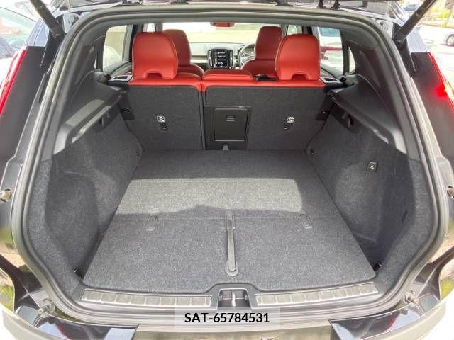 Volvo XC40 2021-08 332910-14