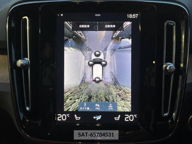 Volvo XC40 2021-08 332910-5