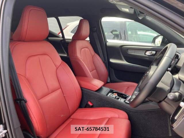 Volvo XC40 2021-08 332910-12