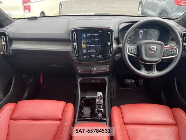 Volvo XC40 2021-08 332910-1