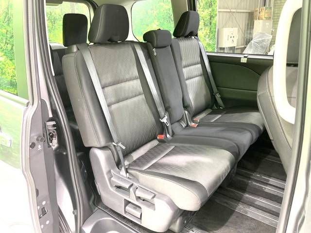 Nissan SERENA 2022-04 185982-9