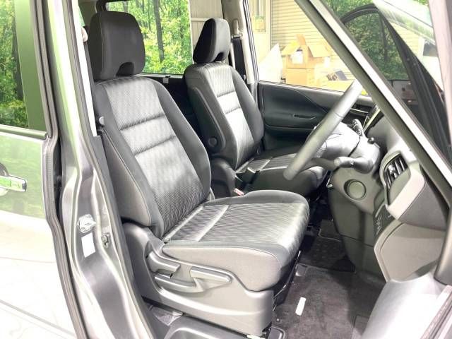 Nissan SERENA 2022-04 185982-8