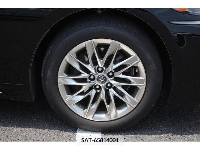 Lexus LS 2019-05 304759-10
