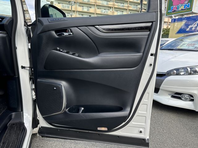 Toyota ALPHARD 2021-11 181130-10