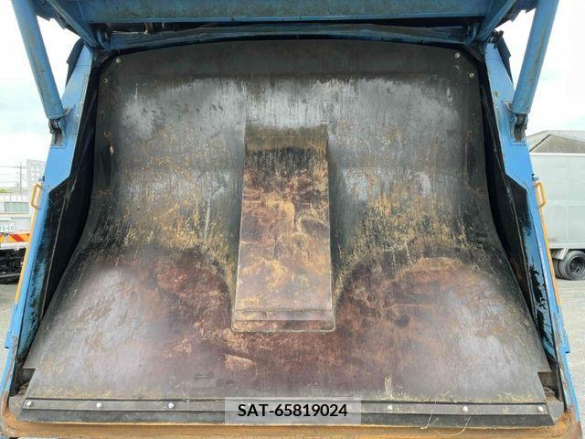 Mitsubishi CANTER 2013-11 294398-14