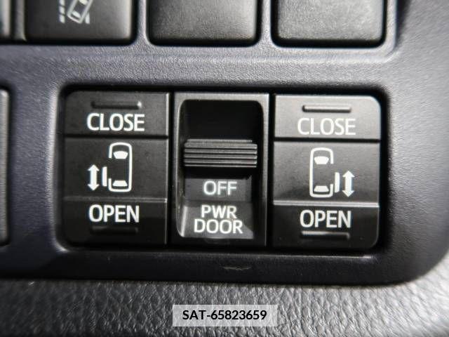 Toyota NOAH 2017-06 347333-3