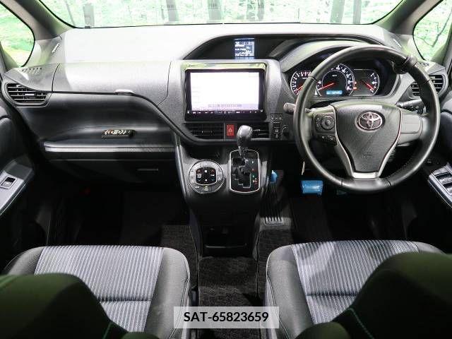 Toyota NOAH 2017-06 347333-1