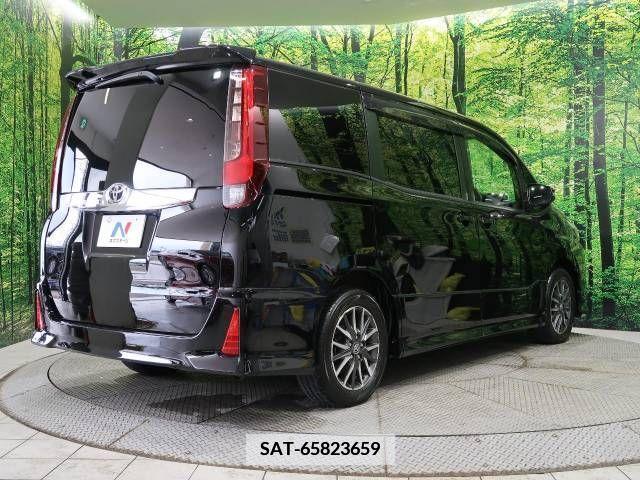 Toyota NOAH 2017-06 347333-18