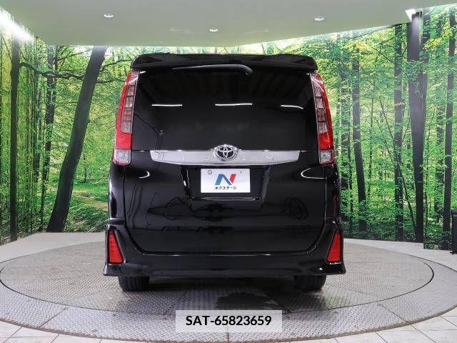 Toyota NOAH 2017-06 347333-16