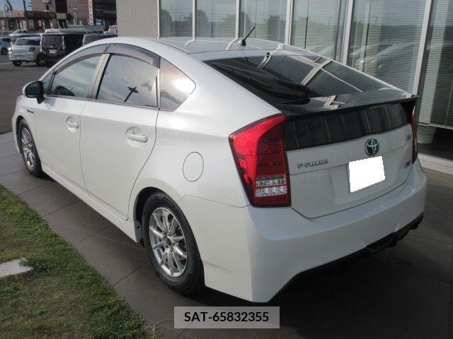 Toyota PRIUS 2015-01 281961-3