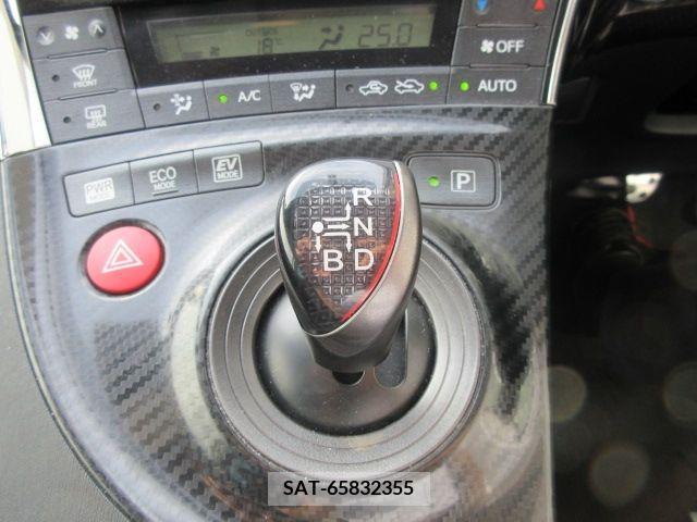Toyota PRIUS 2015-01 281961-15