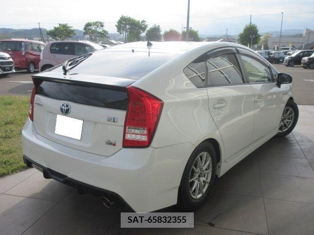 Toyota PRIUS 2015-01 281961-1