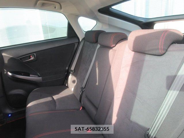Toyota PRIUS 2015-01 281961-5