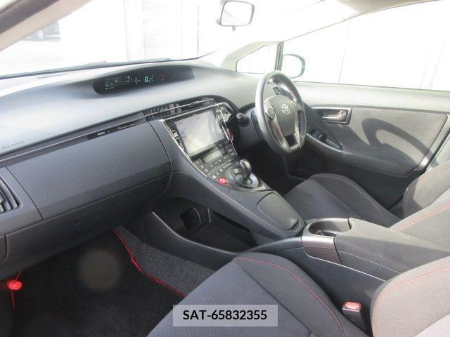 Toyota PRIUS 2015-01 281961-4