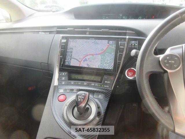Toyota PRIUS 2015-01 281961-11