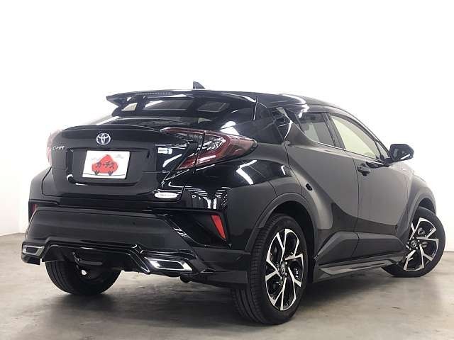 Toyota C-HR 2017-10 186593-2