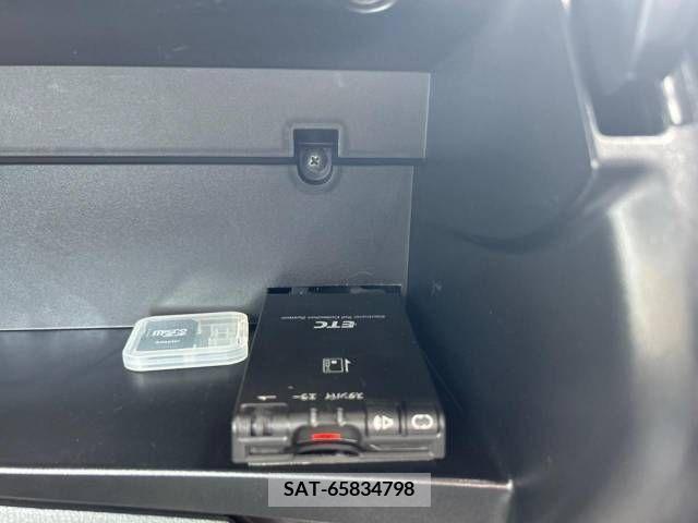 Nissan NOTE 2016-05 302403-5