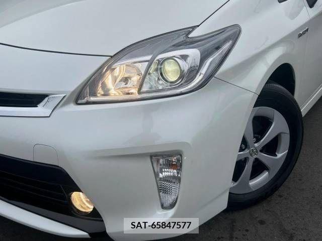 Toyota PRIUS 2015-07 322074-12