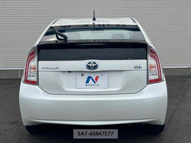 Toyota PRIUS 2015-07 322074-15