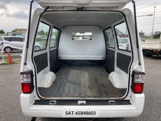 Mazda BONGO VAN 2017-04 294304-7