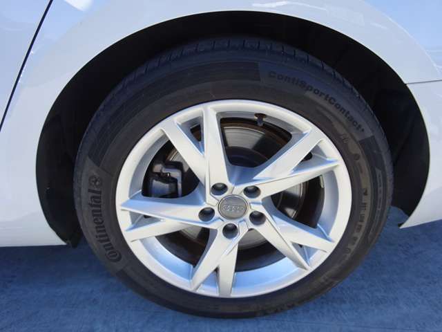 Audi A4 2018-03 192059-14