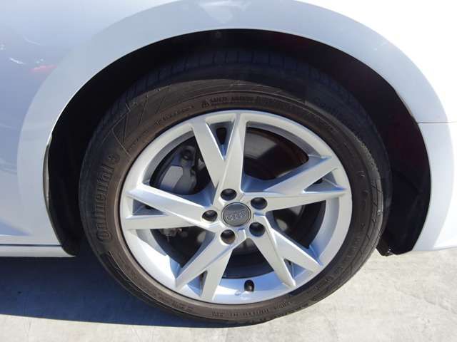 Audi A4 2018-03 192059-16
