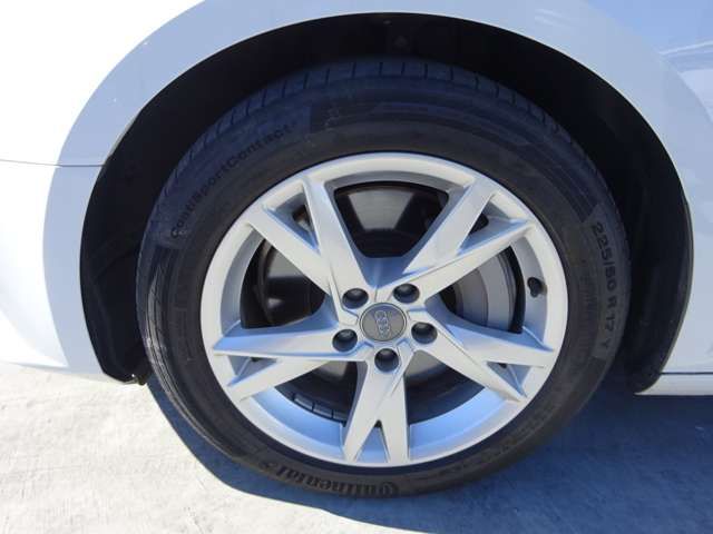 Audi A4 2018-03 192059-13