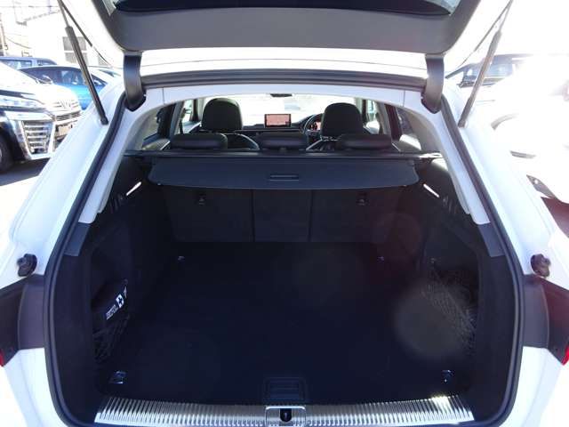 Audi A4 2018-03 192059-1