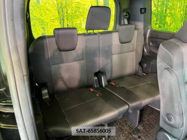 Toyota VOXY 2018-10 332395-10