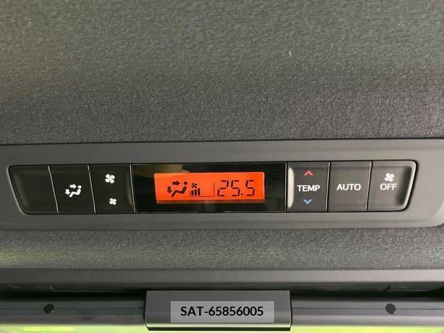 Toyota VOXY 2018-10 332395-7