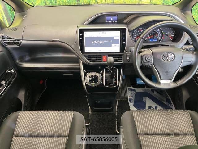 Toyota VOXY 2018-10 332395-1