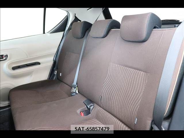 Toyota AQUA 2012-01 260643-18