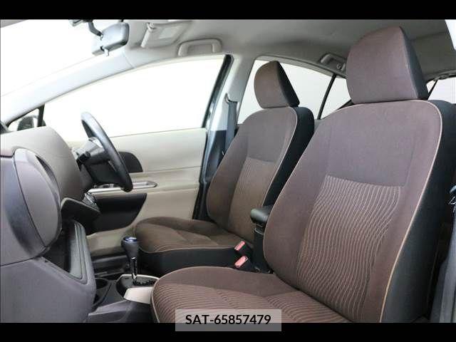 Toyota AQUA 2012-01 260643-17