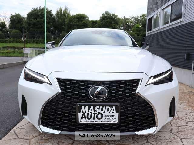 Lexus IS 2023-01 354136-1