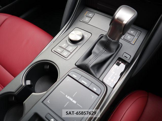 Lexus IS 2023-01 354136-15