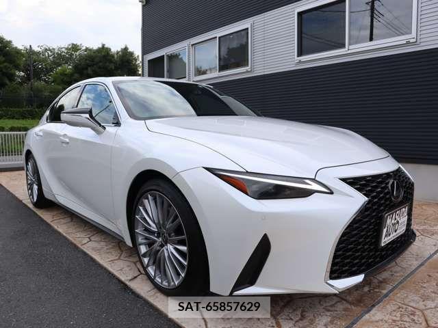 Lexus IS 2023-01 354136-2