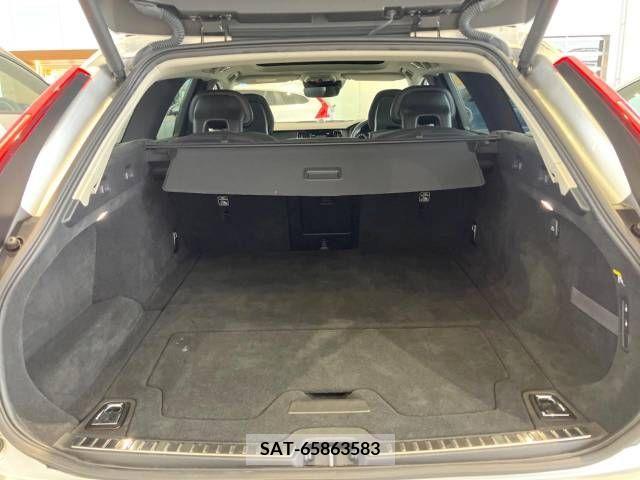 Volvo V90 2017-05 222844-13