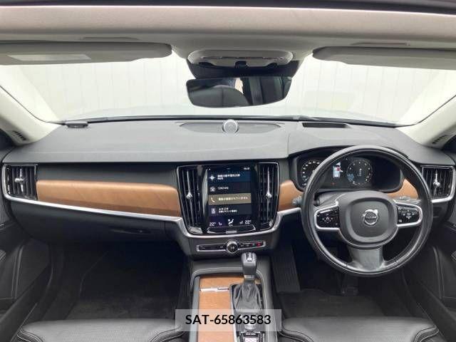 Volvo V90 2017-05 222844-1