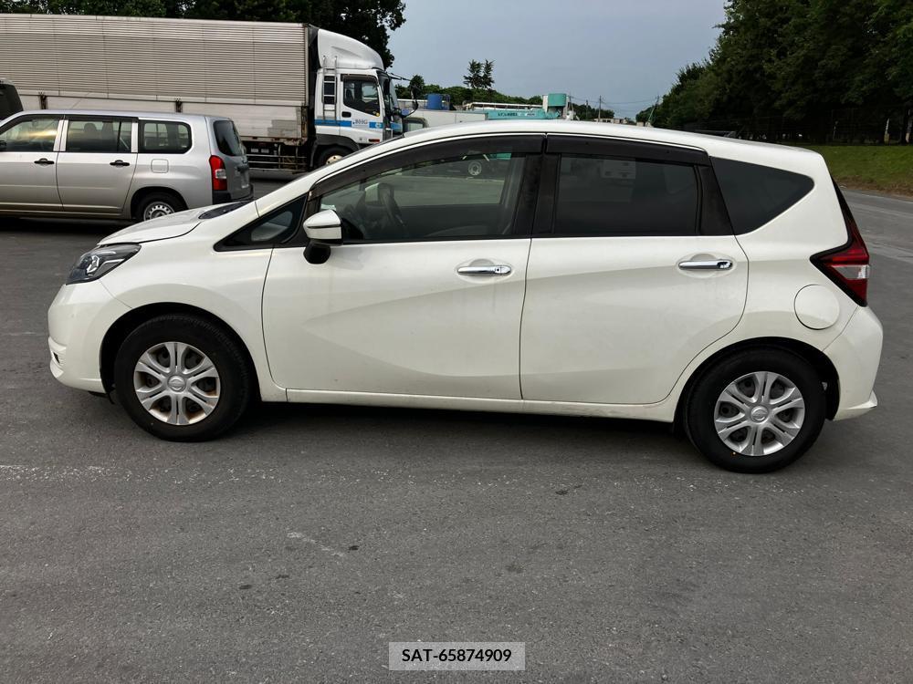 Nissan NOTE 2017-05 355176-1