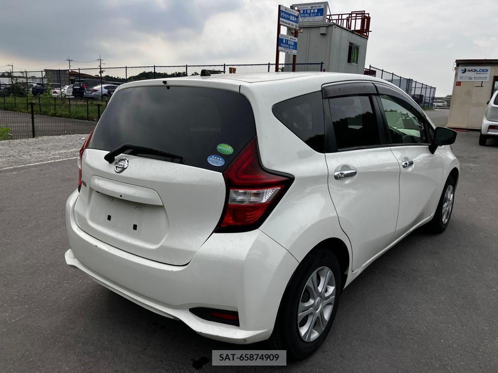 Nissan NOTE 2017-05 355176-4