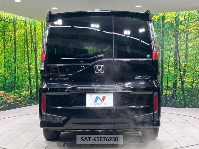 Honda STEP WGN 2018-01 222633-14