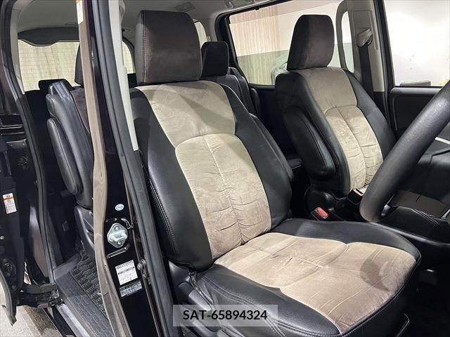 Toyota NOAH 2014-12 246353-19