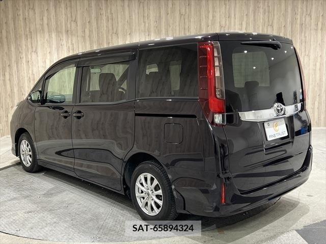 Toyota NOAH 2014-12 246353-6