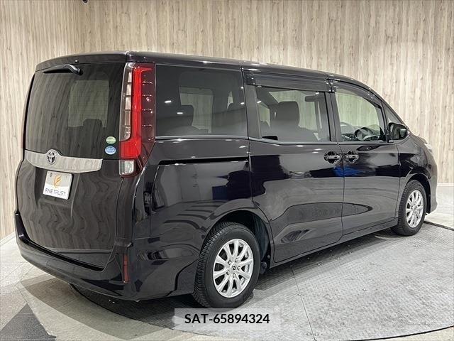 Toyota NOAH 2014-12 246353-4