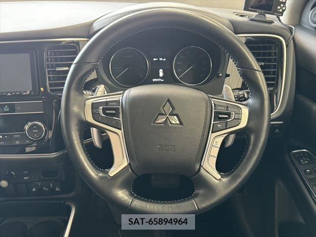 Mitsubishi OUTLANDER PHEV 2019-03 345887-11
