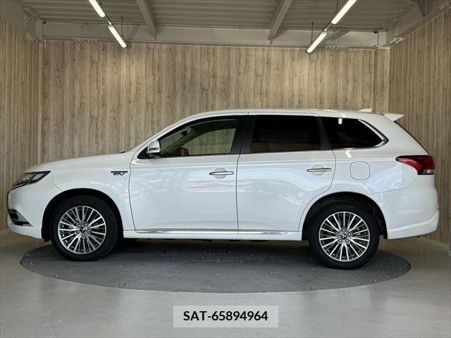 Mitsubishi OUTLANDER PHEV 2019-03 345887-21