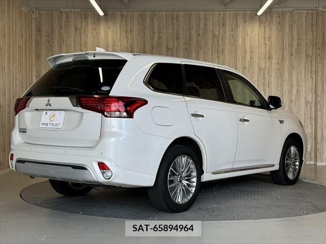 Mitsubishi OUTLANDER PHEV 2019-03 345887-19