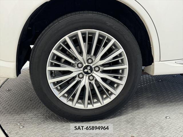 Mitsubishi OUTLANDER PHEV 2019-03 345887-29